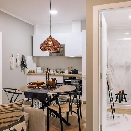 Seba - 2 Bedrooms In Santo Antonio Лиссабон